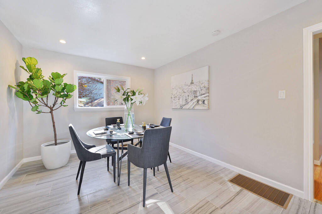 1861-1863 Magellan Dr, Oakland CA