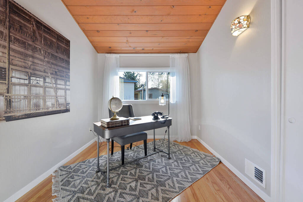 1861-1863 Magellan Dr, Oakland CA