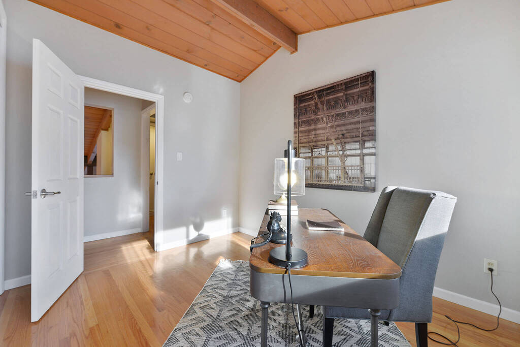18611863 Magellan Drive Updated MidCentury Duplex In Montclair