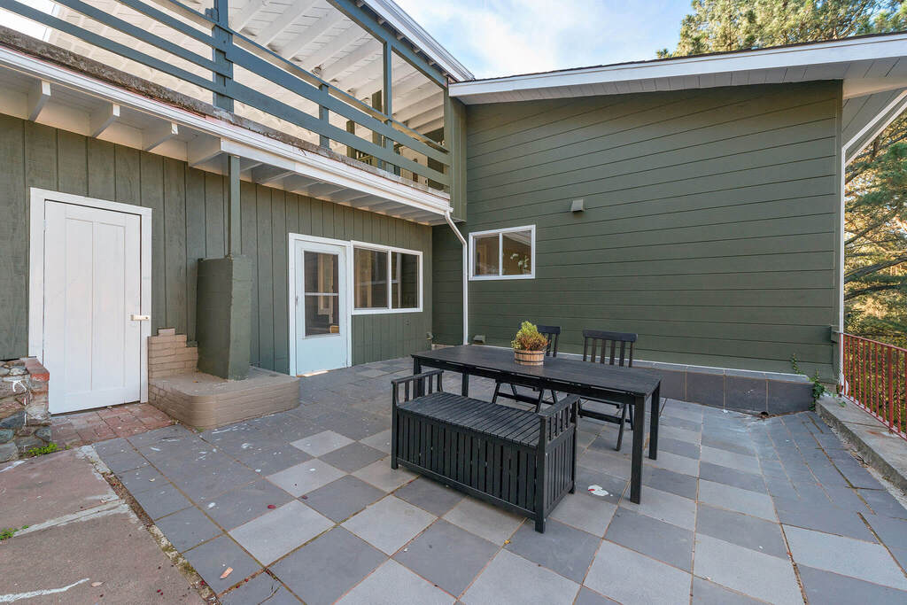 1861-1863 Magellan Dr, Oakland CA