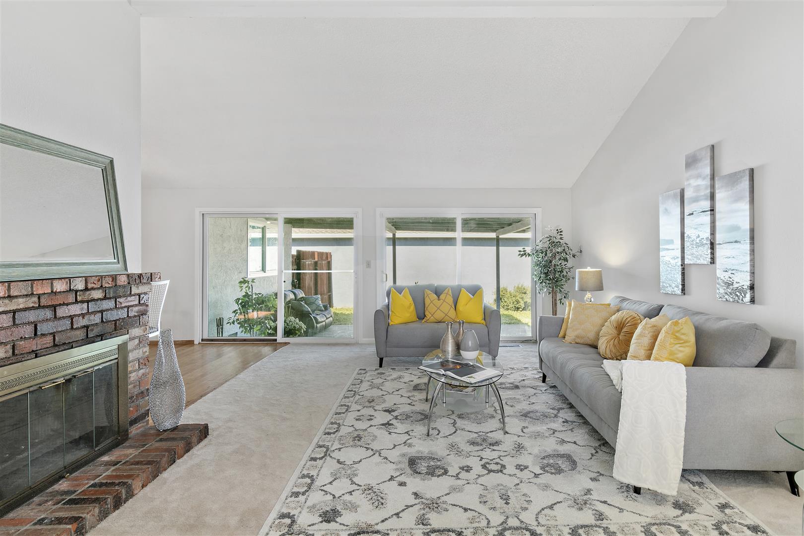 2119 Sarah Dr