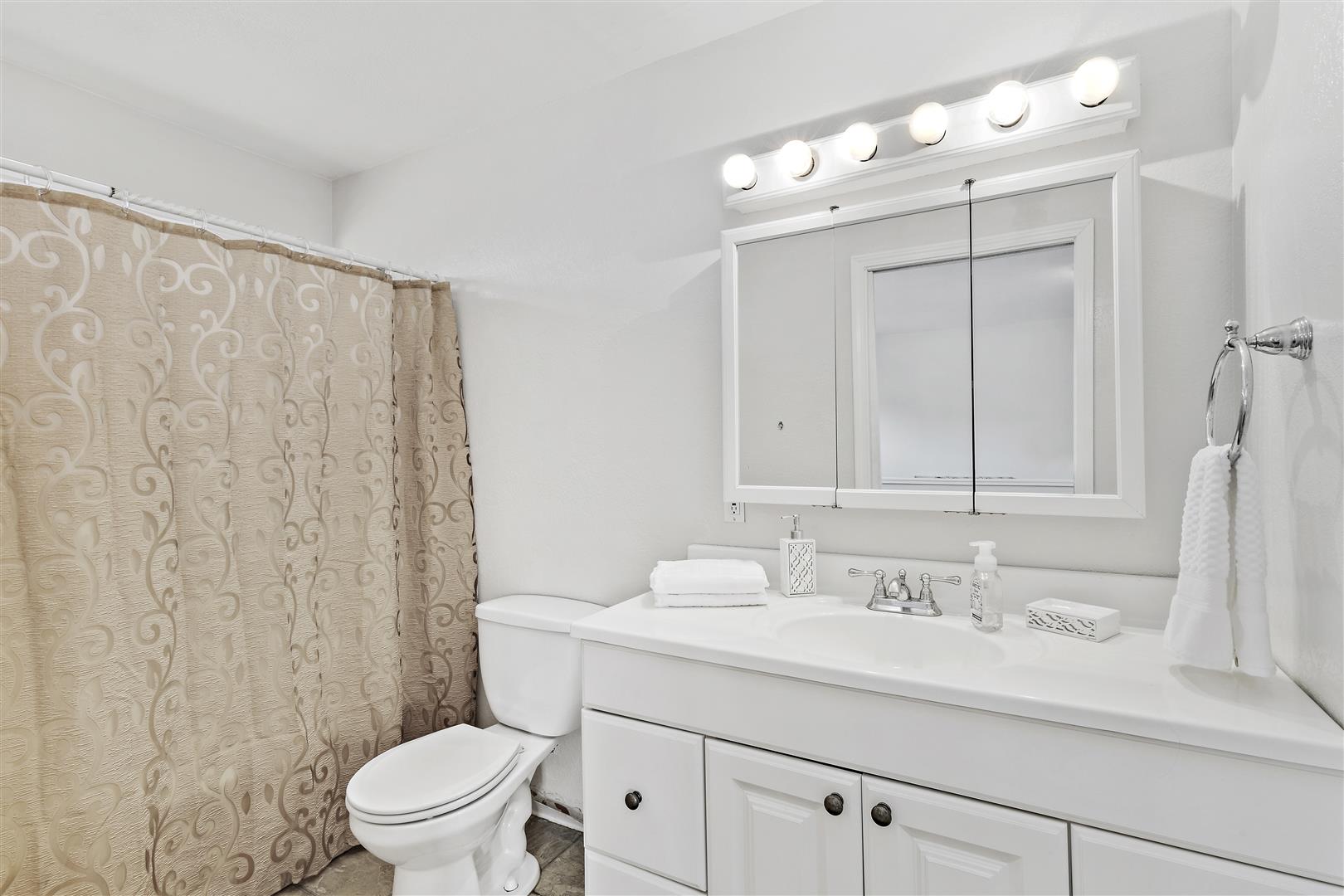 2119 2119 Sarah Dr, Pinole CA