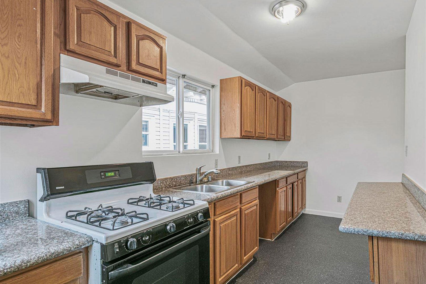 3415-3417 Martin Luther King Jr, Oakland CA