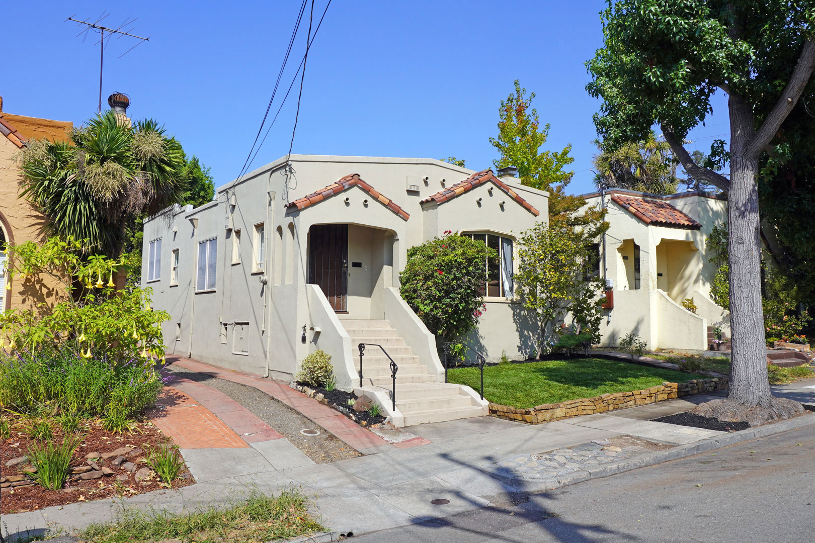 3887 Coolidge Ave, Oakland CA