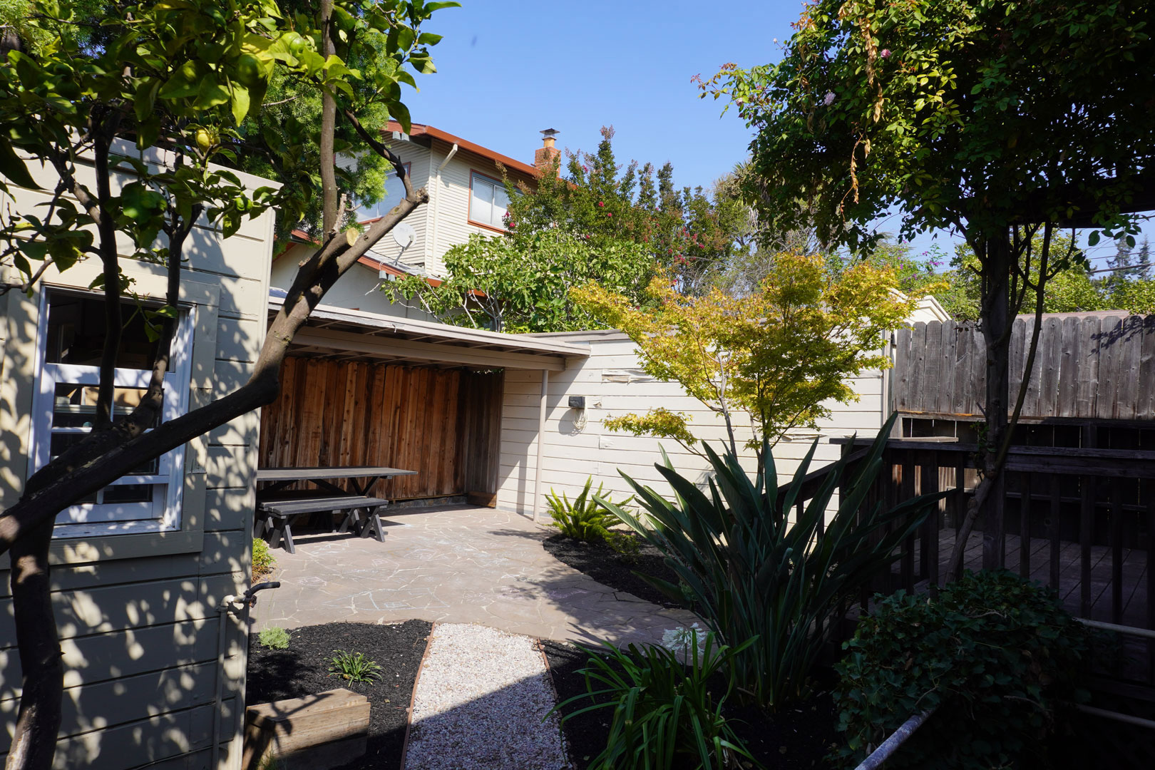 3887 Coolidge Ave, Oakland CA