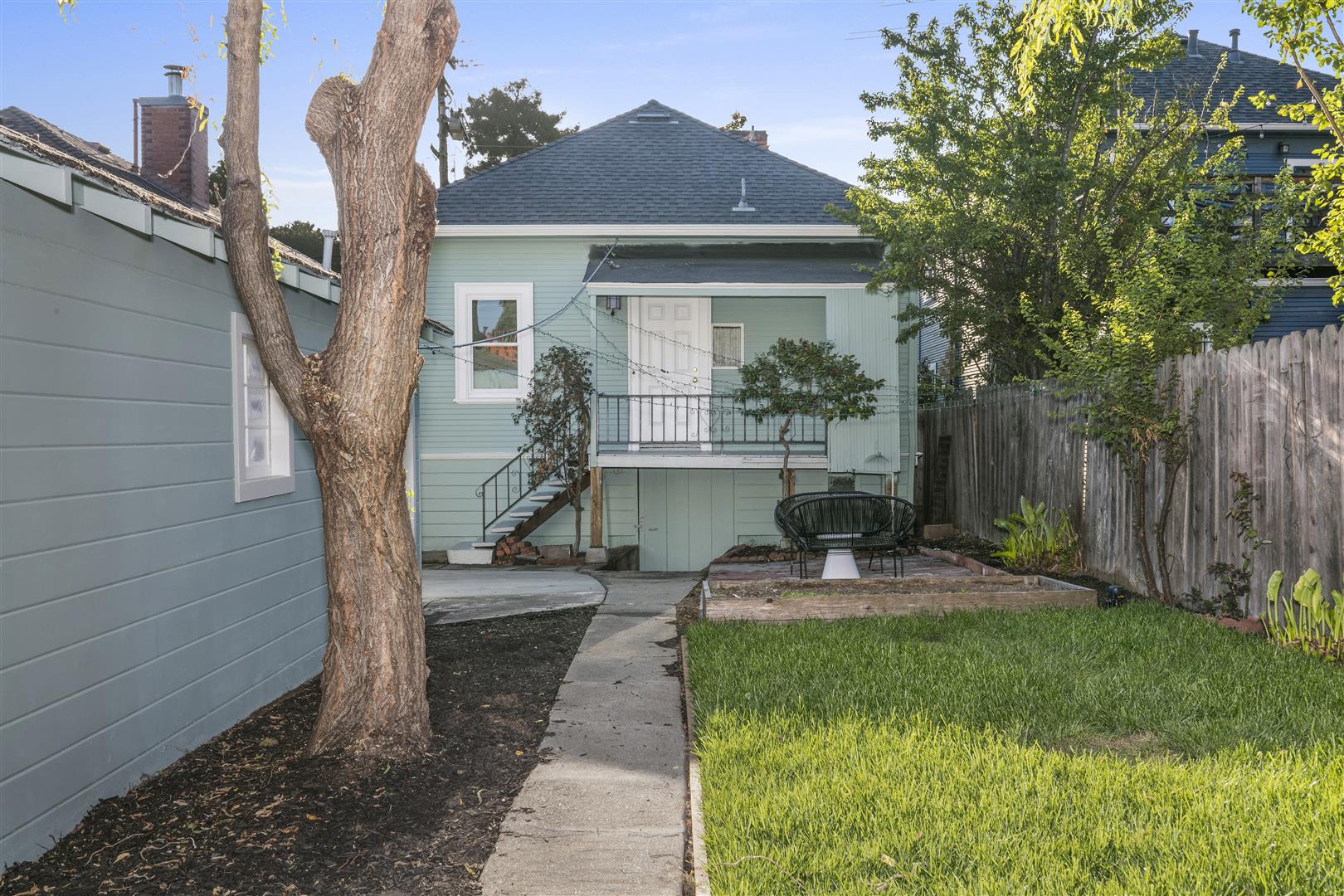 3888 Webster St, Oakland CA