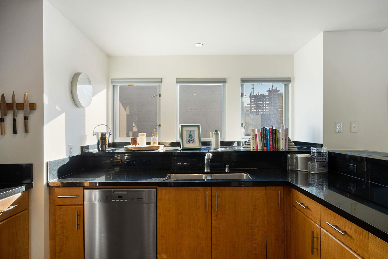 438 W Grand Ave, #401, Oakland CA