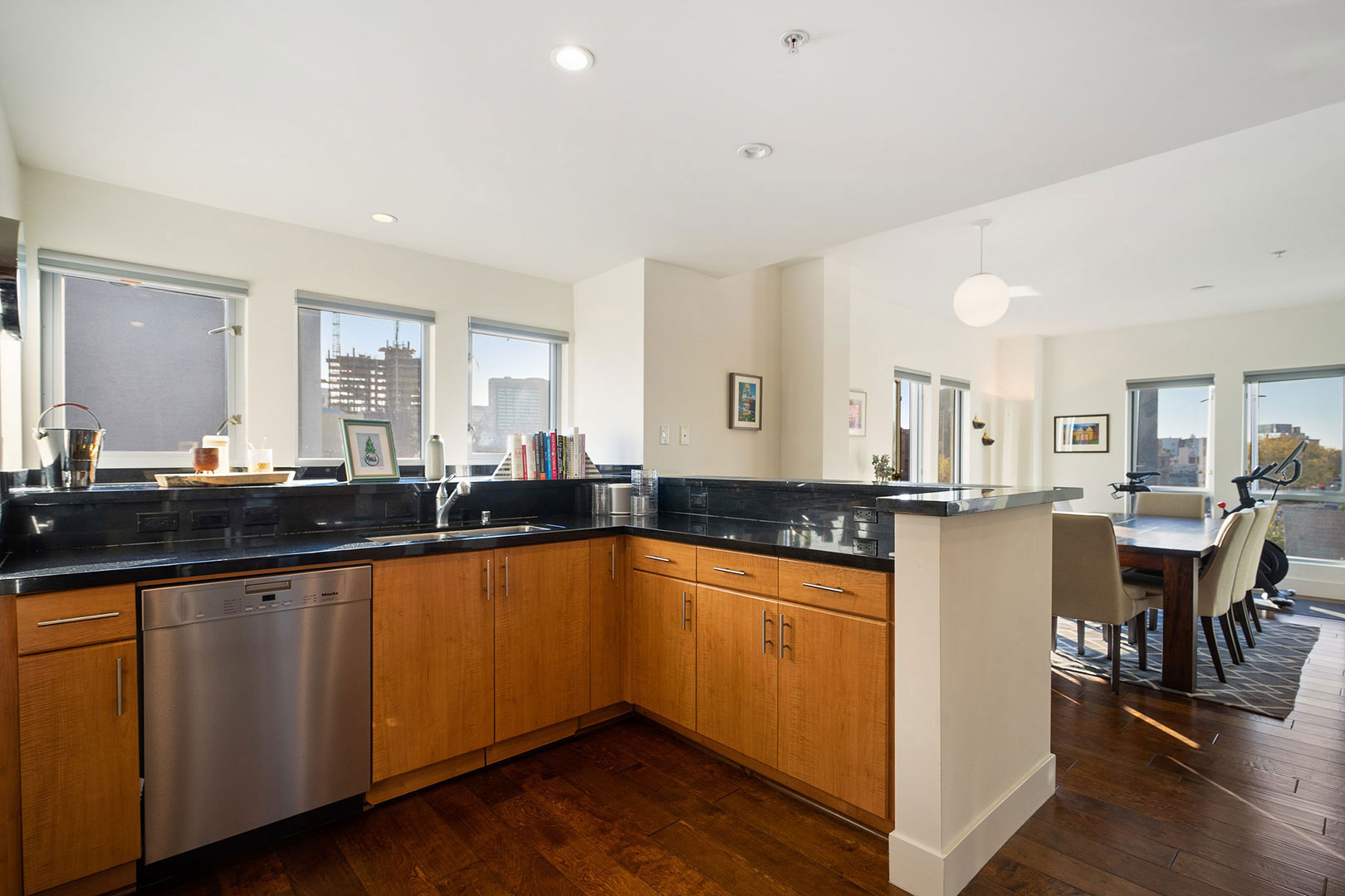 438 W Grand Ave, #401, Oakland CA