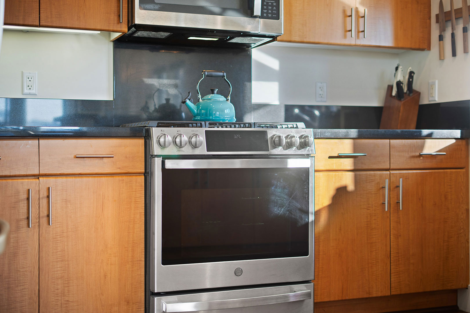 438 W Grand Ave, #401, Oakland CA