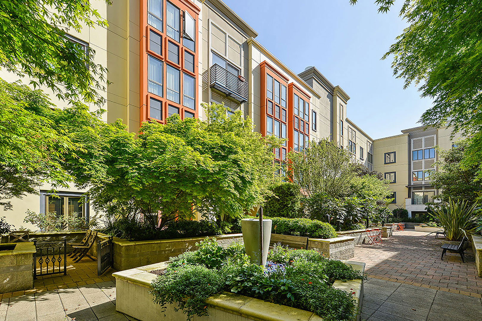 438 W Grand Ave, #401, Oakland CA