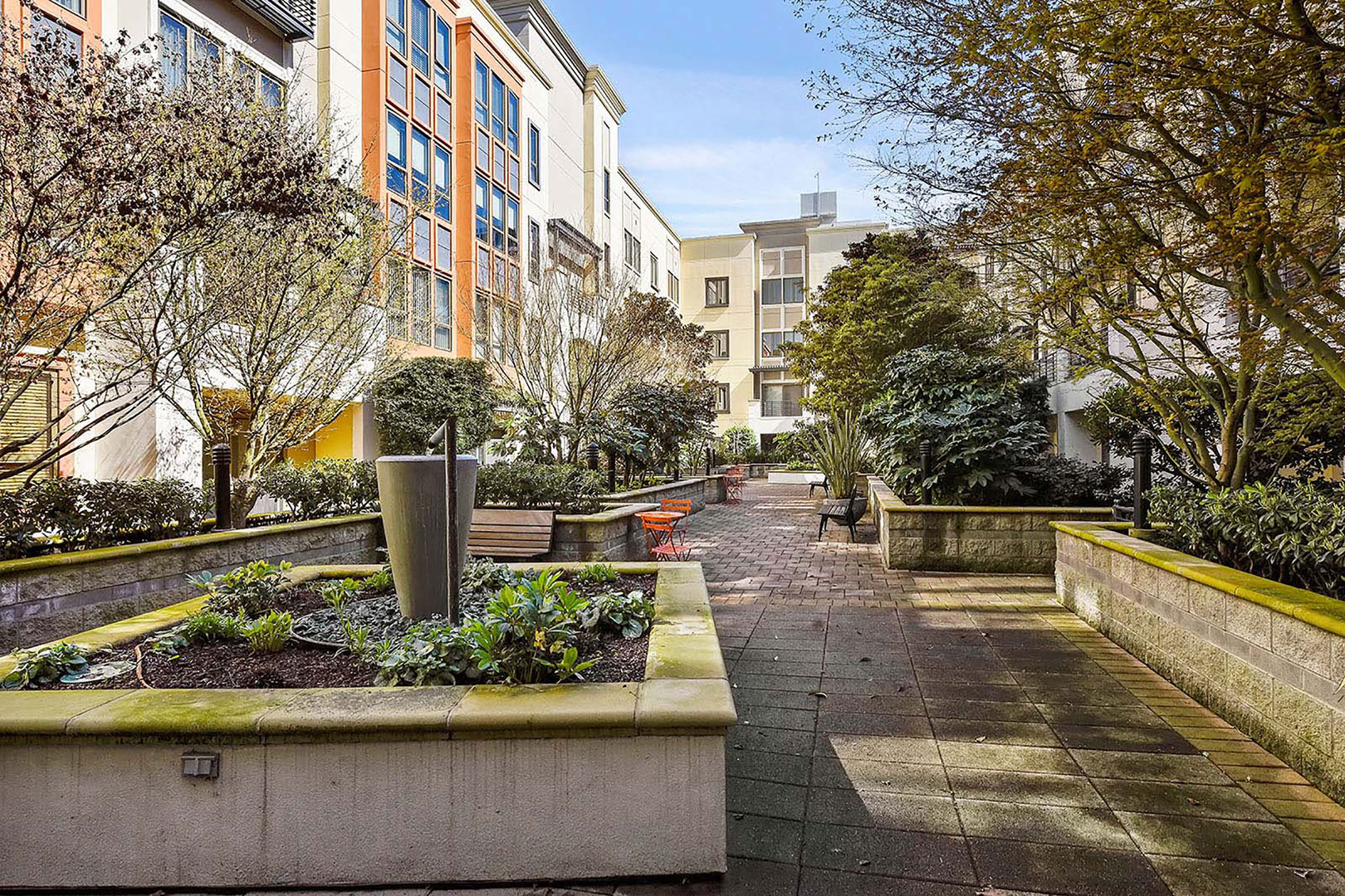 438 W Grand Ave, #401, Oakland CA