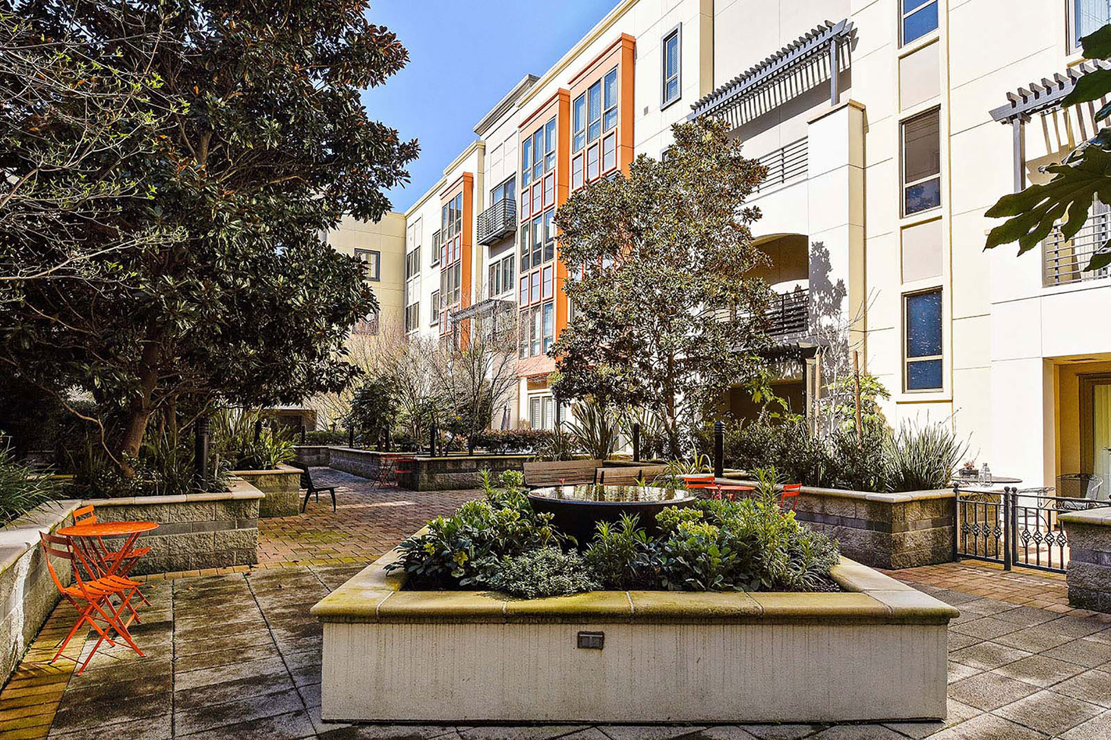 438 W Grand Ave, #401, Oakland CA
