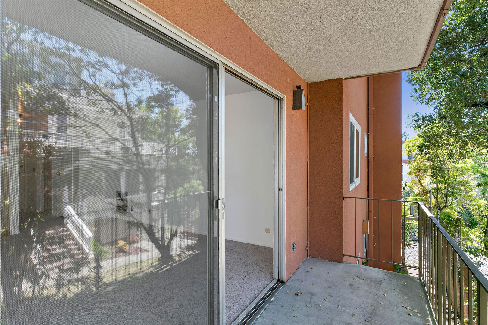 94 Bayo Vista Ave, #203, Oakland CA